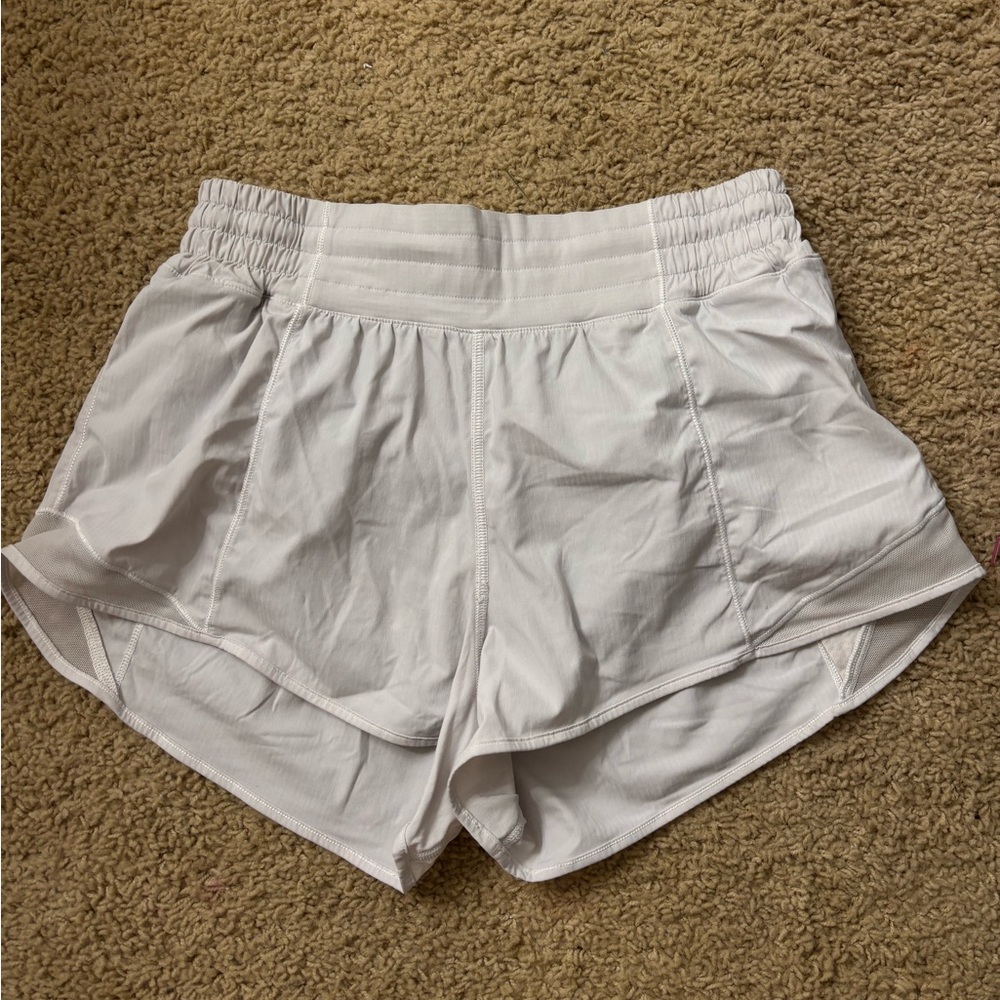 White lululemon shorts size 6, 2 1/2 inch